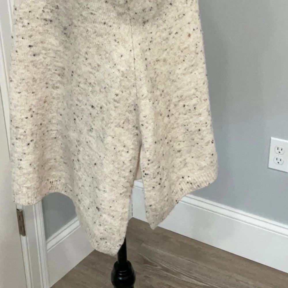 Womens Casual Sweater - Picture 3 of 6